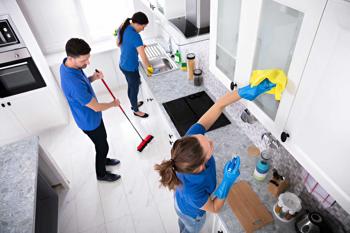 Home Sparkling Between Professional Cleanings 